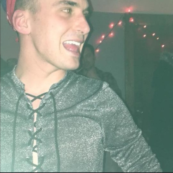 Meet your Posher, Sam - Picture 2 of 4